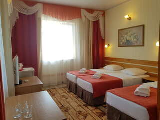 Гостиница Астон Анапа Полулюкс 3х с общим балконом корпус 2 (во двор) для 3 взрослых и 1 ребёнка-1