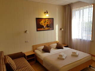 Гостиница Астон Анапа Полулюкс 3х с общим балконом корпус 2 (во двор) для 3 взрослых и 1 ребёнка-3