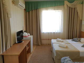 Гостиница Астон Анапа Люкс 2х со смежным балконом корпус 2 - 3 этаж-1