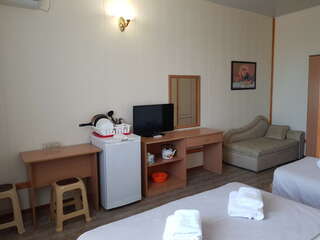 Гостиница Астон Анапа Полулюкс 3х с общим балконом корпус 2 (во двор) для 3 взрослых и 1 ребёнка-6