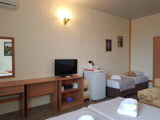 Гостиница Астон Анапа Полулюкс 3х с общим балконом корпус 2 (во двор) для 3 взрослых и 1 ребёнка-2