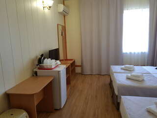 Гостиница Астон Анапа Полулюкс 2х с общим балконом корпус 2 (на бассейны) для 2 взрослых и 2 детей-2