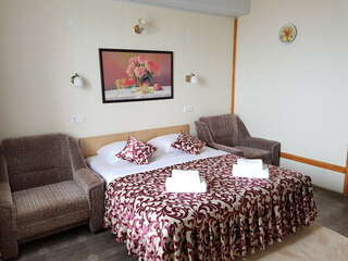 Гостиница Астон Анапа Полулюкс 2х с общим балконом корпус 2 (на бассейны) для 2 взрослых и 2 детей-2