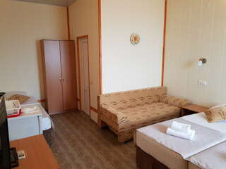 Гостиница Астон Анапа Полулюкс 3х с общим балконом корпус 2 (во двор) для 3 взрослых и 1 ребёнка-1