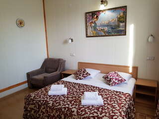 Гостиница Астон Анапа Полулюкс 2х с общим балконом корпус 2 (на бассейны) для 2 взрослых и 2 детей-4