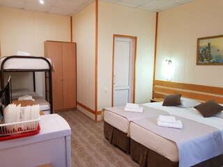 Гостиница Астон Анапа Полулюкс 3х с общим балконом корпус 2 (во двор) для 3 взрослых и 1 ребёнка-3