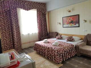 Гостиница Астон Анапа Полулюкс 2х с общим балконом корпус 2 (на бассейны) для 2 взрослых и 2 детей-6