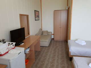 Гостиница Астон Анапа Полулюкс 3х с общим балконом корпус 2 (во двор) для 3 взрослых и 1 ребёнка-5