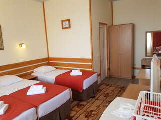 Гостиница Астон Анапа Полулюкс 3х с общим балконом корпус 2 (во двор) для 3 взрослых и 1 ребёнка-2